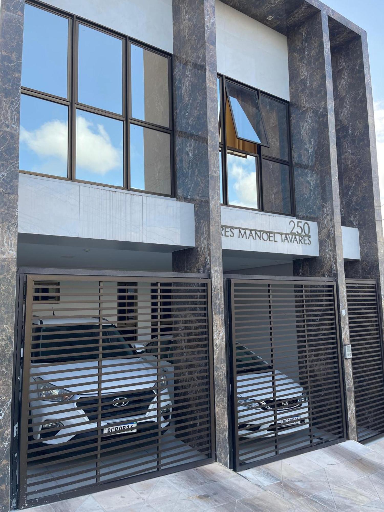 Flat's Tavares 102